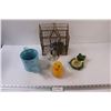 Image 1 : Bird Cage Home Decor, Frog Soap Dish, Metal Watering Can, Rubber Ducky