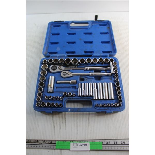 Power Fist Ratchet Wrench and Sockets Set