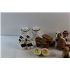 Image 2 : (11) Salt & Pepper Shaker Sets