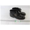 Image 1 : Pair of Snow Boots - Approx. Size 9 or 10 - 12" Length