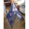 Image 2 : KIDS PLAY TENT, AND SMALL AREA CARPET