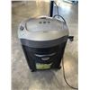 Image 2 : ADJUSTABLE MAGNIFICATION LIGHT AND ROYAL PAPER SHREDDER