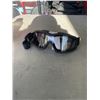 Image 2 : TWO PAIRS OF TACTICAL GLOVES AND GOGGLES