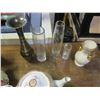 Image 4 : tea set and assorted glassware