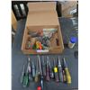 Image 2 : lot of screw drivers