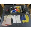 Image 1 : box of work gloves