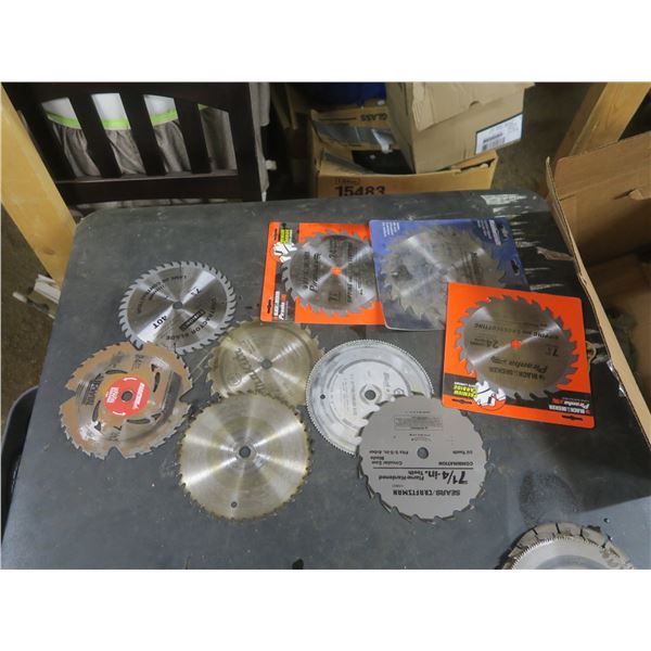 lot of saw blades
