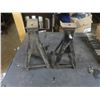 Image 3 : two jack stands