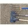 Image 5 : pitch fork and two hoes