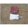 Image 4 : two shovels