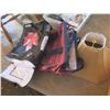 Image 2 : two cooler bags and a lamp shade