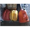 Image 2 : 3 jerry cans