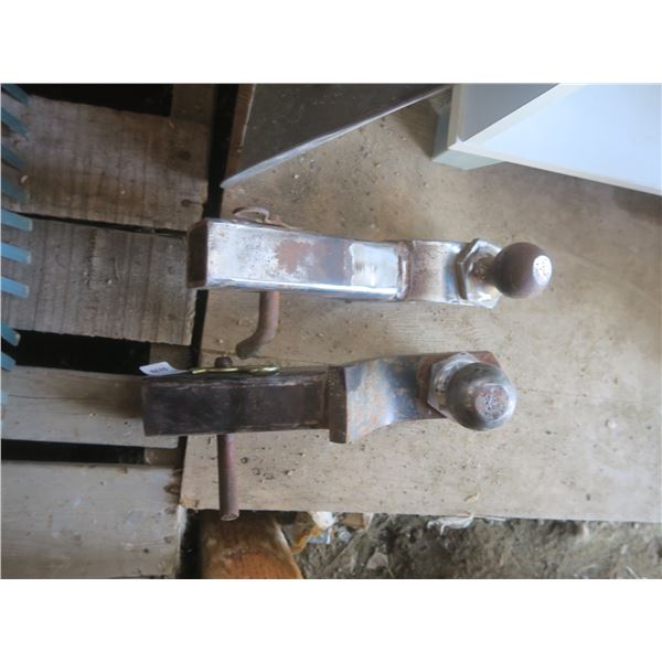 two hitches with ball