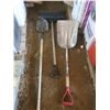 Image 4 : 3 shovels