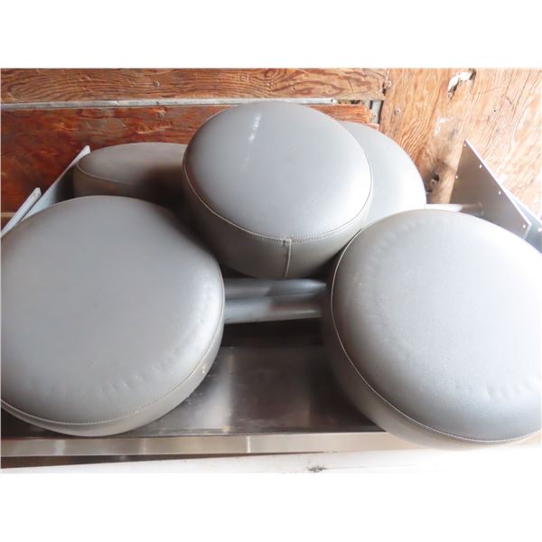 5 KFC stools and legs floor mounts not included