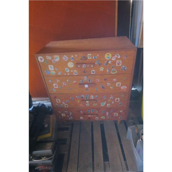 4 drawer dresser 31.5"x16"x37"H