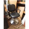 Image 2 : barber , hairdresser chair like new condition
