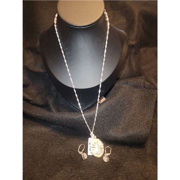 Earings & Necklace A