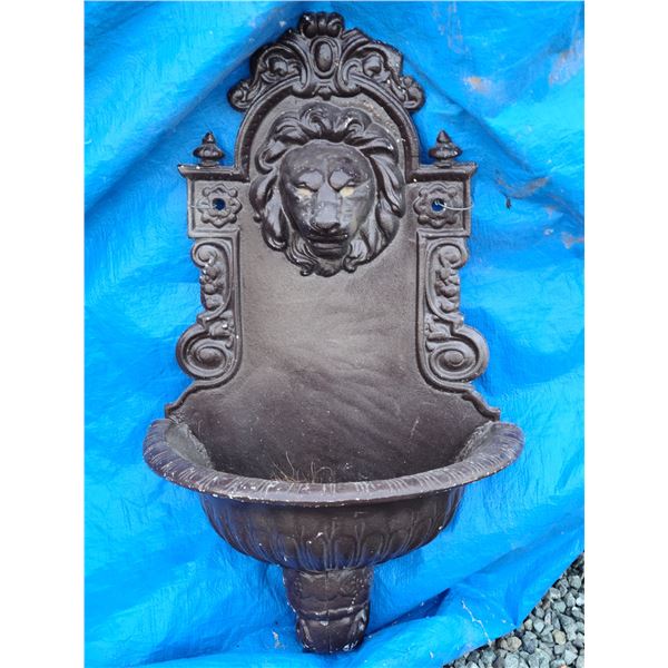 Metal Lion Wall Plant Holder C