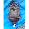 Image 4 : Metal Lion Wall Plant Holder C
