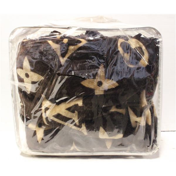LARGE LOUIS VUITTON LUXURY PLUSH BLANKET