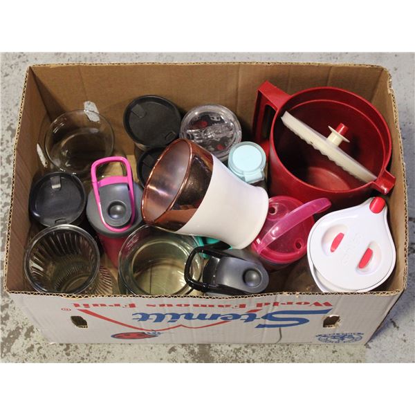 BOX OF 3- GLASS VASES; 2 JUICE JUGS & TRAVEL MUGS