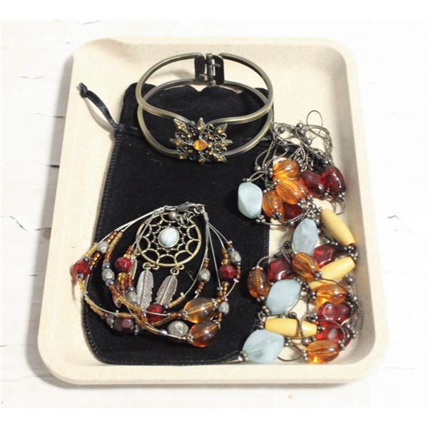 NEW CREAM TRAY WITH NEW JEWELRY PIECES