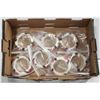 Image 1 : BOX OF WHITE FLORAL BRACELETS