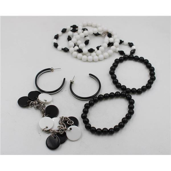 LOT OF BLACK AND WHITE FASHION JEWELRY INCLUDING