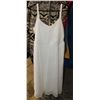 Image 1 : WHITE TORRID DRESS SIZE 1 - NEW