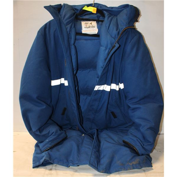 MENS LARGE GOOSE DOWN WINTER COAT-ESTATE