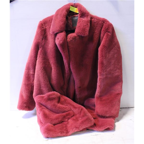 LADIES XL 12 ROSE FAUX FUR COAT-ESTATE