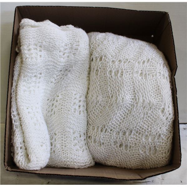 2 KNITTED BLANKETS - ESTATE