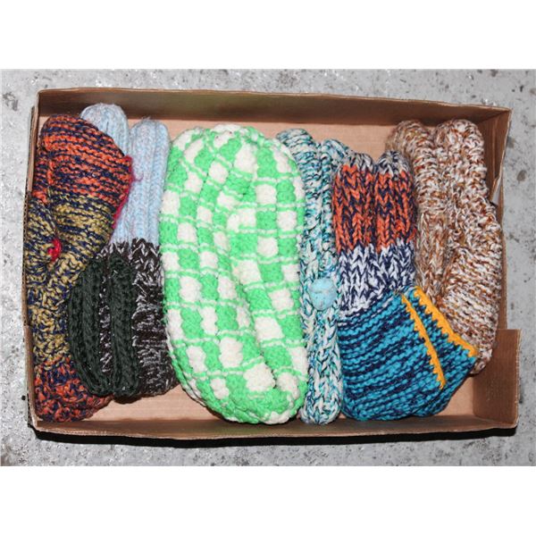 6 NEW PAIRS OF HAND KNITTED SLEEPERS, SIZE 6