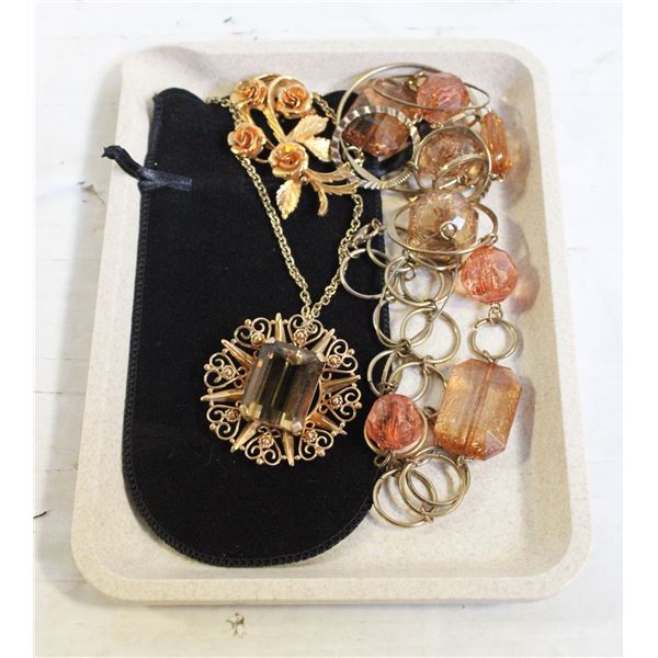 NEW CREAM TRAY WITH NEW JEWELRY PIECES