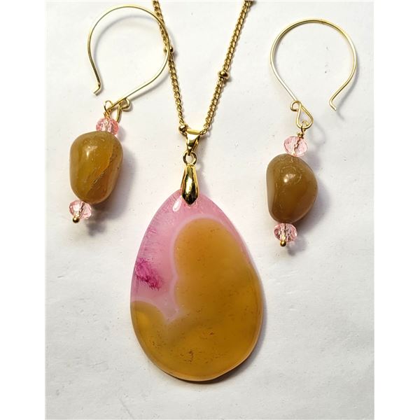 20)  ROSE RED CRYSTAL YELLOW AGATE PEAR SHAPED