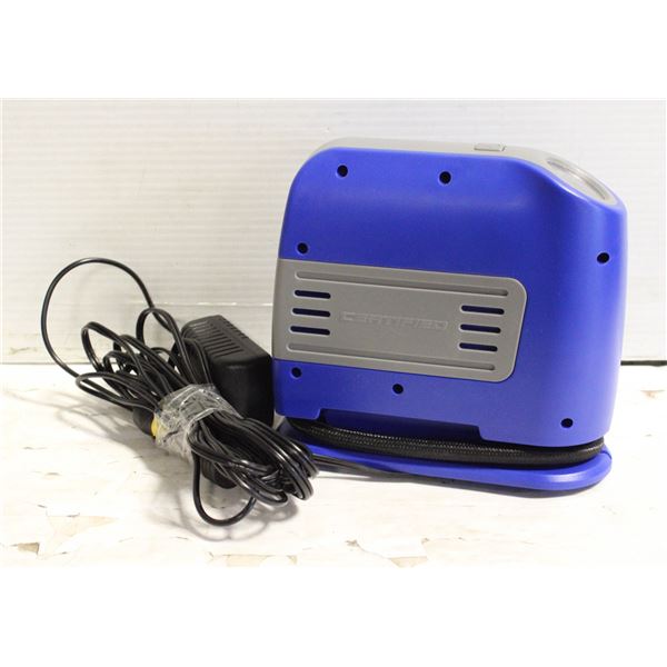 COMPACT AIR COMPRESSOR 12 V/ PLUG IN ADAPTERS