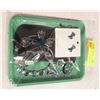 Image 1 : NEW GREEN TRAY WITH 4 NEW JEWELRY PIECES - RETAIL