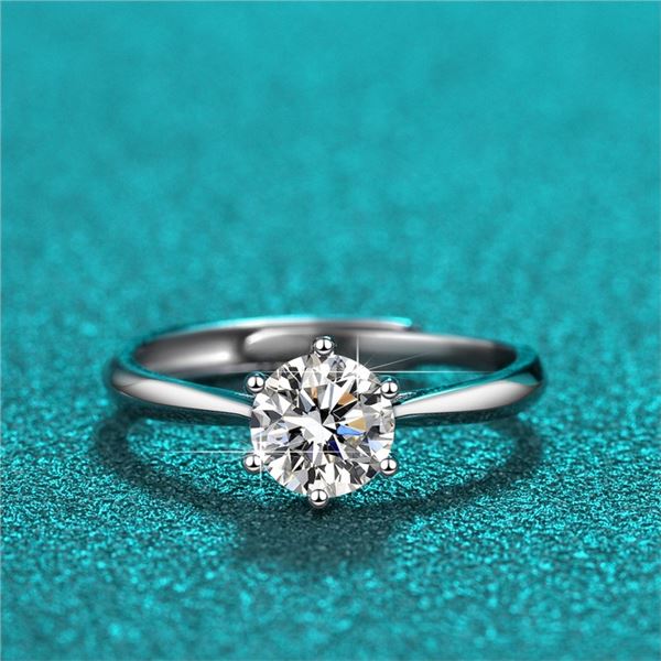 2 CT GRA CERTIFIED BRILLIANT CUT MOISSANITE