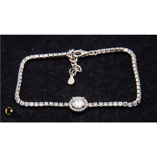 #820-HAND SET 100 FACET 1.00 CT ROUND BRILLIANT