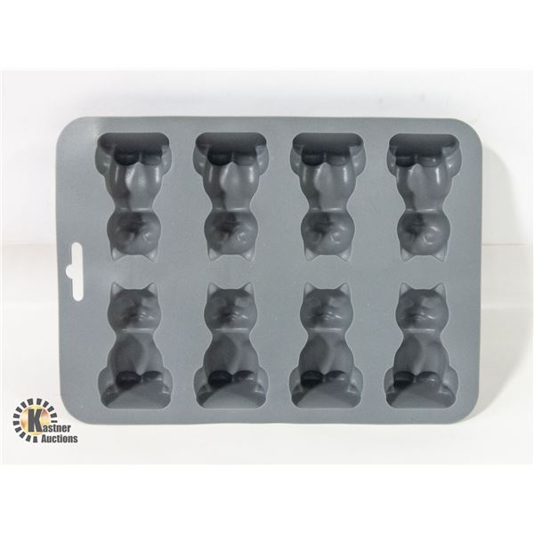 #832-MOLD WITH 8 CATS MADE OF SILICONE