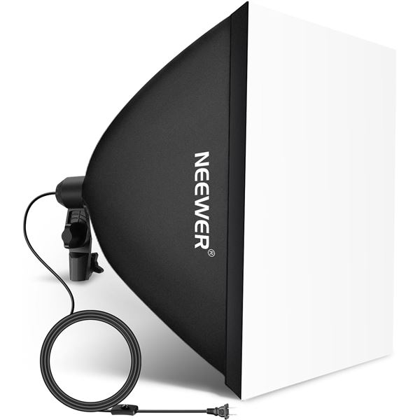 NEW WITH BOX NEEWER 24 X 24" SOFTBOX WITH E26