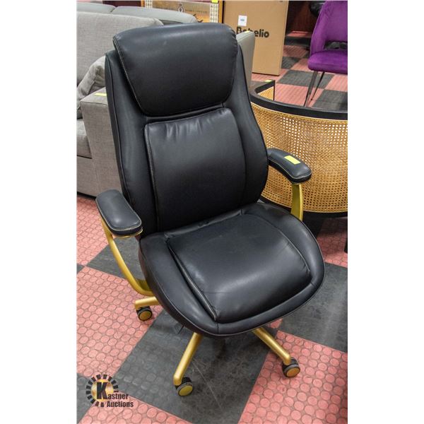 BLACK AND GOLD COMPUTER CHAIR