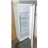 Image 2 : DANBY DESINGER APPARTMENT SIZE FRIDGE / FREEZER