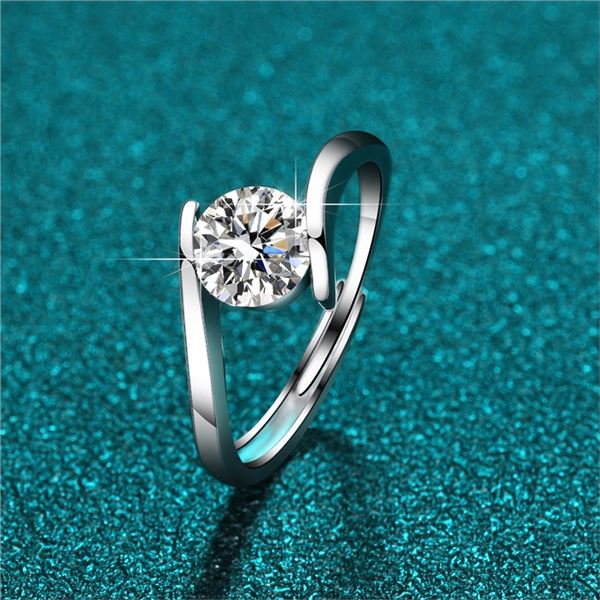 1 CT GRA CERTIFIED BRILLIANT CUT MOISSANITE