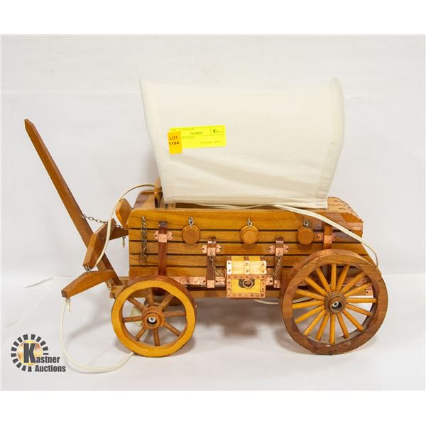 WOODEN TABLE LAMP IN THE SHAPE OF A CHUCK WAGON