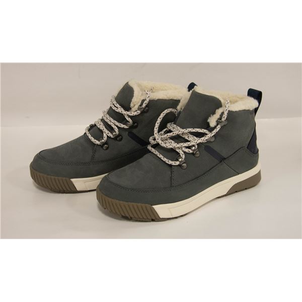 NEW NORTHFACE WOMEN'S BOOTS SIZE 5