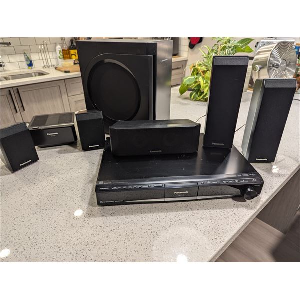 PANASONIC 5 DISK DVD PLAYER- SURROUND