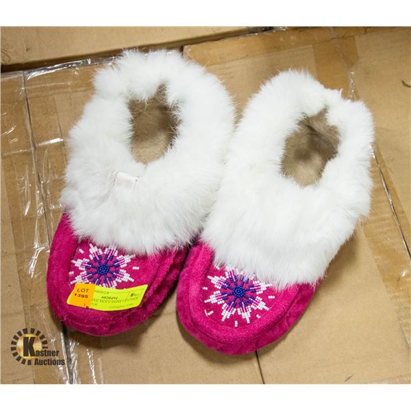 LADIES PINK MOCCASINS LEATHER BEADED FUR APRX SZ 6