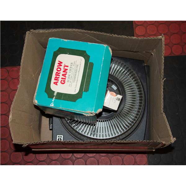 KODAK SLIDE PROJECTOR WITH EXTRA BULB & ARROW